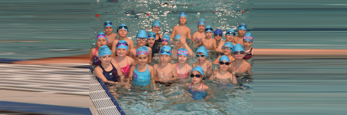 Ecole de natation : bonnets bleus