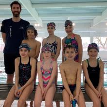 Ecole de natation : bonnets gris