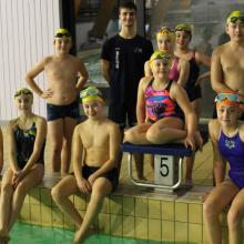 Ecole de natation : bonnets jaunes